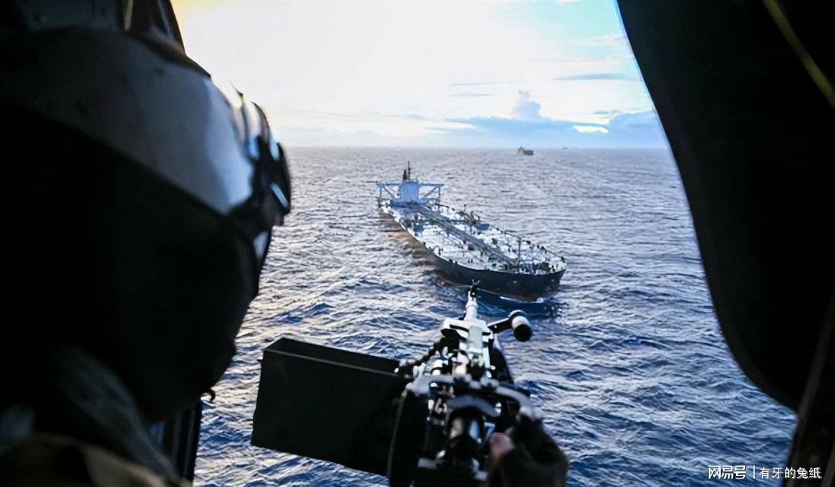 C罗将在“世界杯后告别国家队”？他本人回应了'>
                                        </a>
                                      </li> <li class='hiSlider-item td-dynamic-news-card'>
                                        <a href=
